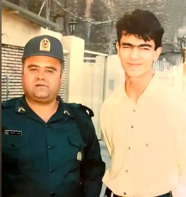 خبر روز | عکس «اجل معلق» در کنار اکبر عبدی سال 74 0 170
