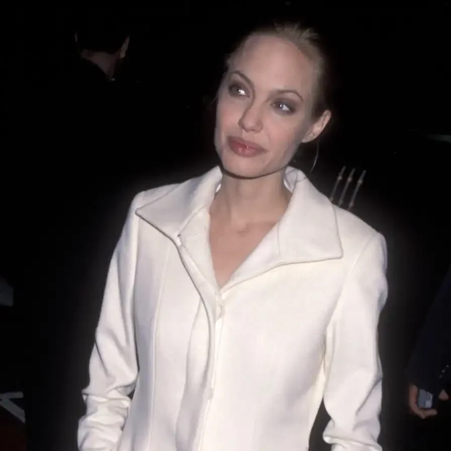 خبر روز | عکس آنجلینا جولی در 17 سالگی در کنار برادرش سال 1371 0 890 89 edited