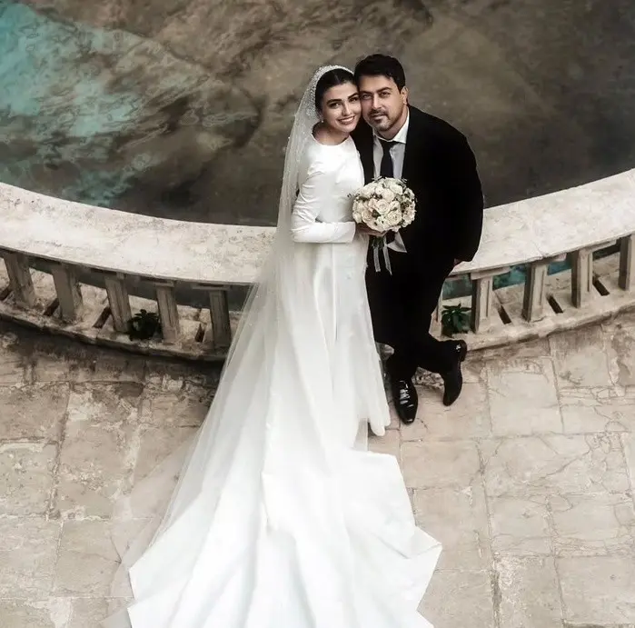 خبر روز | عکس «شیوا موحد» بچه مهندس 4 با لباس عروس در کنار همسرش 1 1399