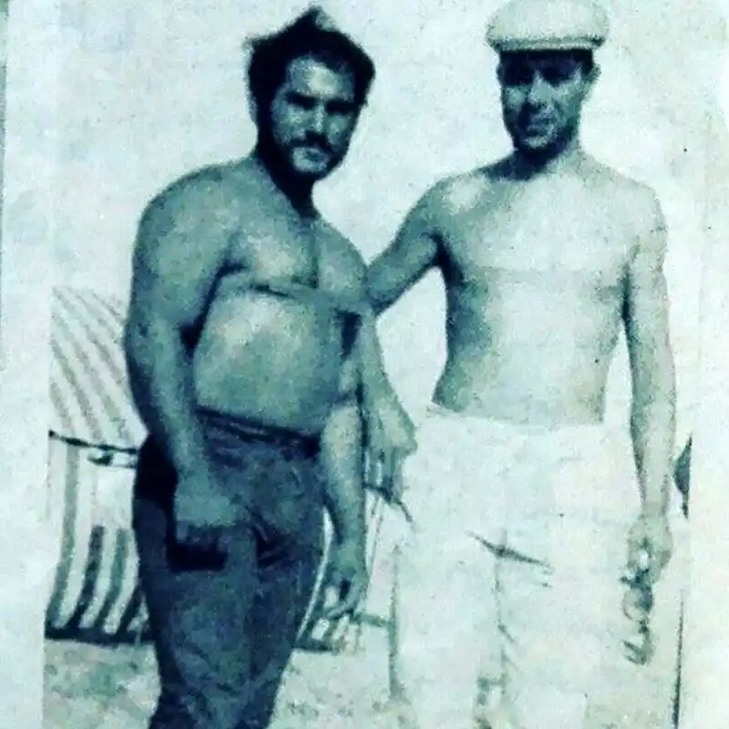 سفر به گذشته | صفر کشکولی در 24 سالگی کنار بهروز وثوقی در پشتصحنه لیلی و مجنون 1 1589