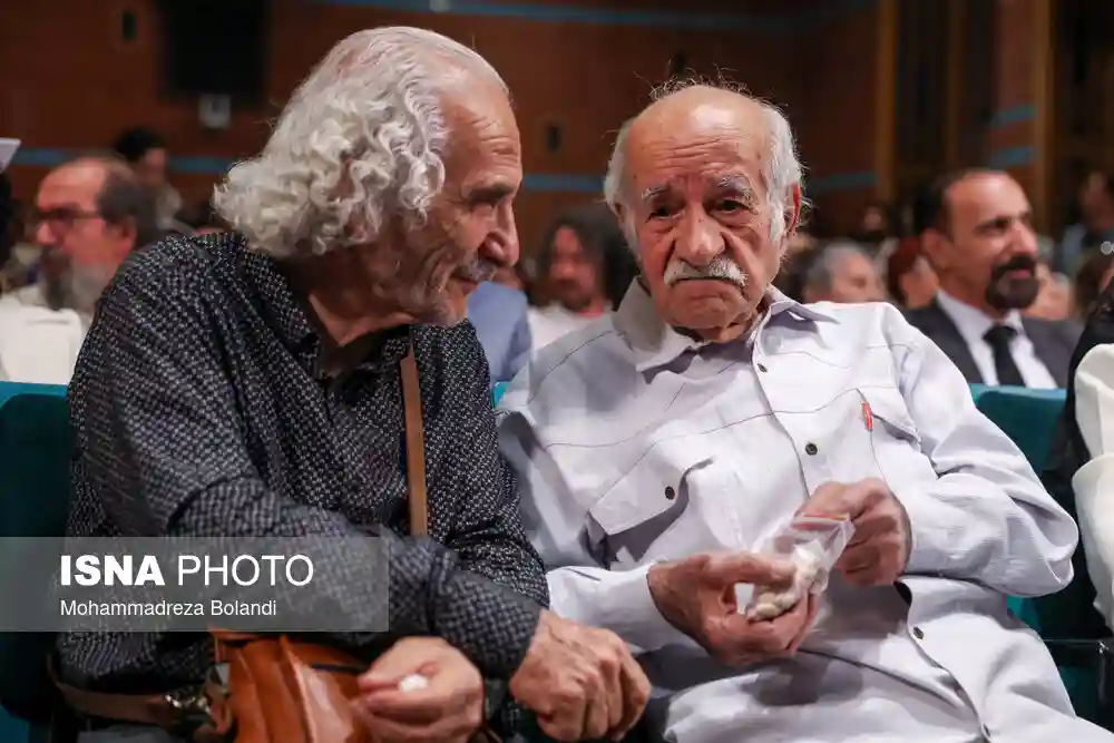 تصاویر ناصر تقوایی در مراسم یادبود 102 40