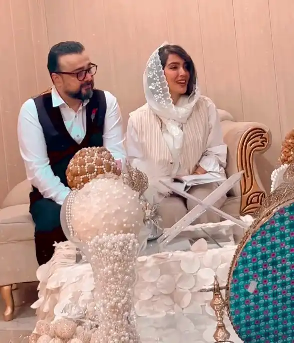 خبر روز | عکس جدید منتشرشده از مونا کرمی و سپند امیرسلیمانی در مراسم عقدشان 10415148181418 1