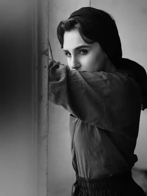 خبر روز | ژست عجیب نگار نیکدل بازیگر زخم کاری در عکس جدیدش 15827425