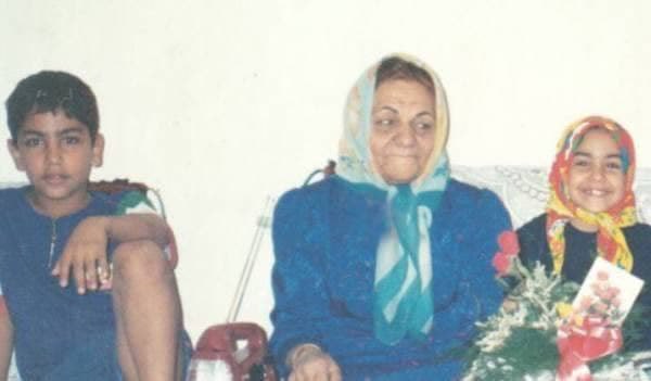سامان گوران مجری جنجالی در کنار مادر