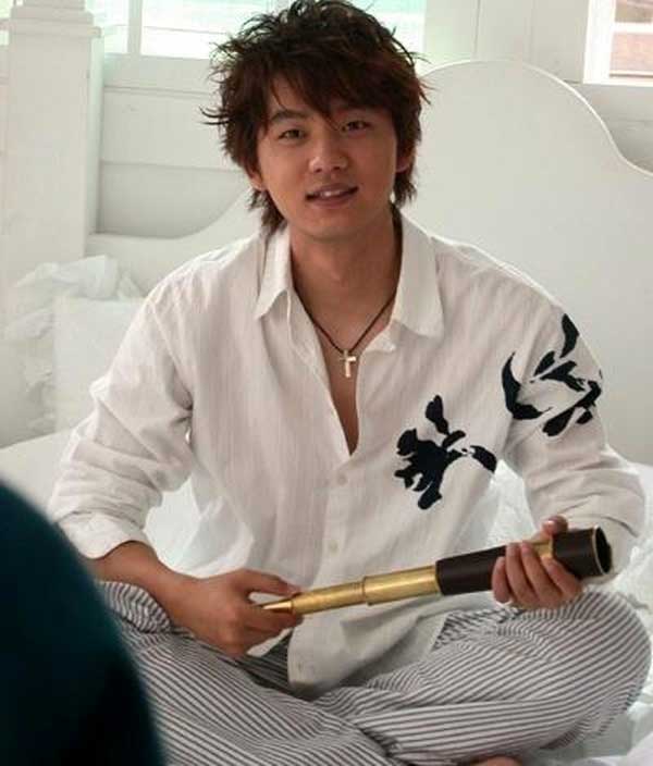 تصویر روز | دوران جوانی «کیم سونگ سو» بازیگر نقش تسو در افسانه جومونگ ژستهای متفاوت «تسو» در دوران جوانیاش