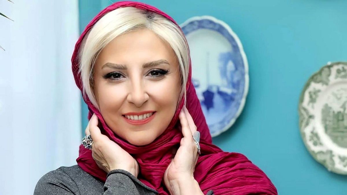 من حتی میخندم، نه لبخند، قهقهه! پست تأملبرانگیز مرجانه گلچین