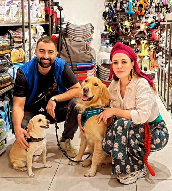 تصویر روز | شیدا خلیق و همسرش؛ زوج معروف در حال خرید در یک فروشگاه بزرگ شیدا خلیق با همسرش