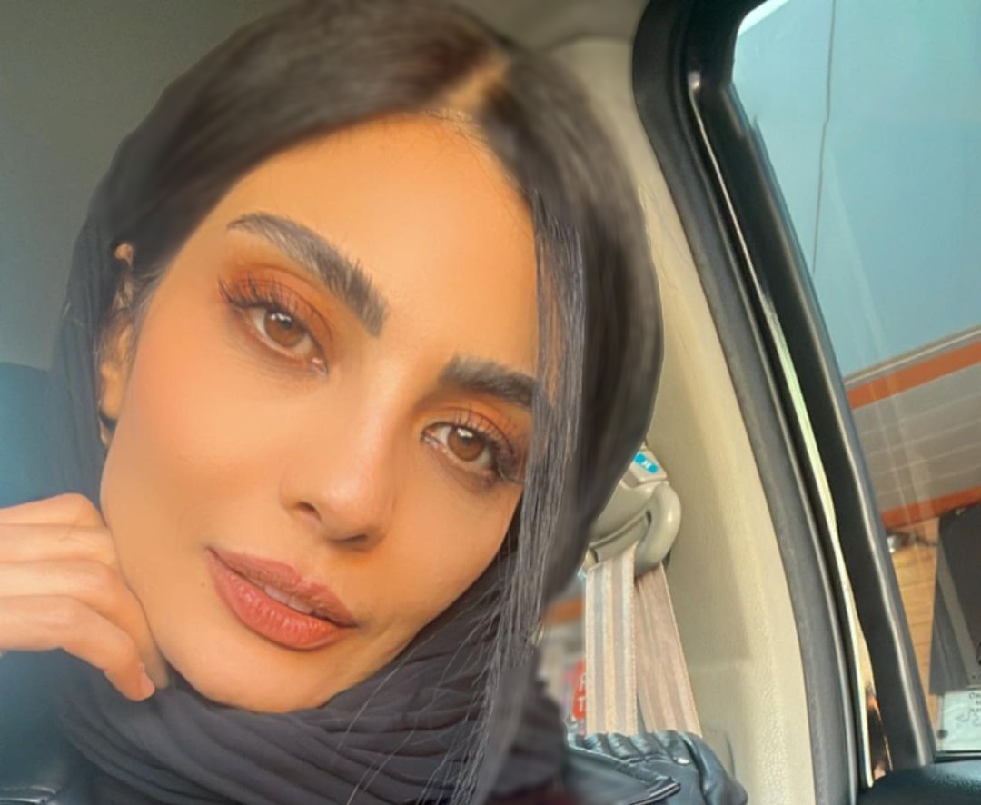 تاریخ وبگردی |سلفی های مختلف ‌صحرا اسدالهی در ماشینش