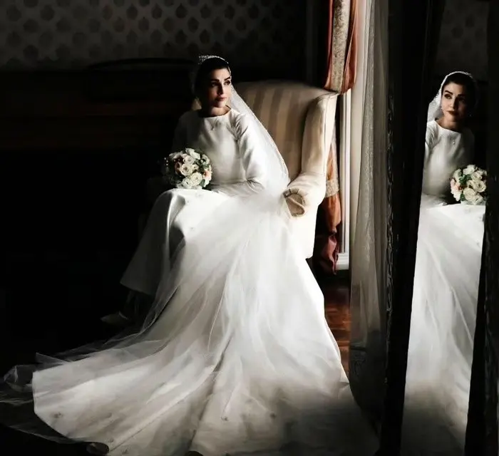 خبر روز | عکس «شیوا موحد» بچه مهندس 4 با لباس عروس در کنار همسرش 2 1063