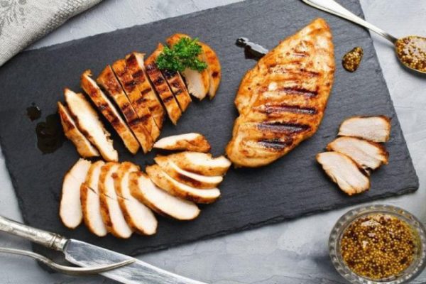 دستورالعمل کامل آمادهسازی مرغ گریل شده: طعمی بینظیر طرز تهیه مرغ گریل شده