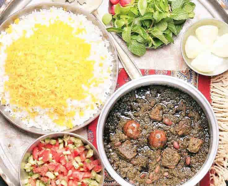 طرز تهیه خورش قورمه سبزی