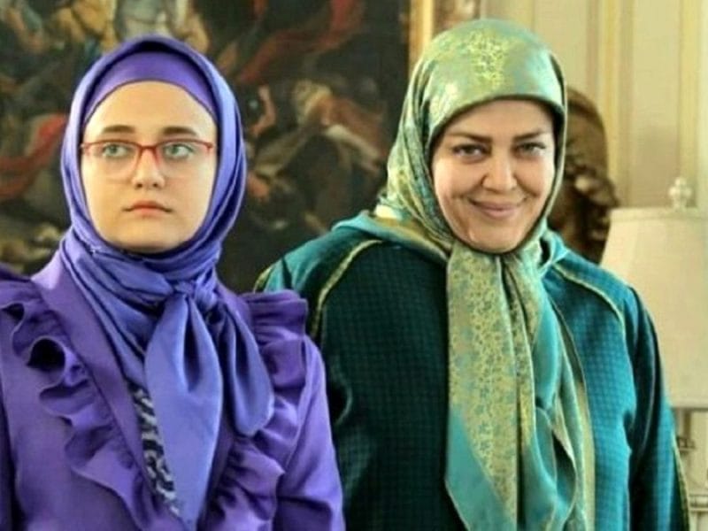 چهره جدید ⟪سارا مادرخوانده مومو⟫ سریال بچه مهندس در 50 سالگی 1 d985d987d8aad8a7d8a8 d8acd8a7d985db8c 620xd8b3d8a7d8b1d8a7 d985d8a7d8afd8b1d8aed988d8a7d986d8afd987