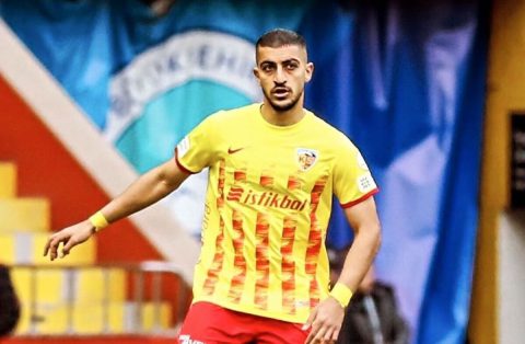 باشگاه استقلال دست به کار شد؛ مدافع جنجالی می‌رود؛ لژیونر ملی‌پوش برمی‌گردد - abrarvarzeshi