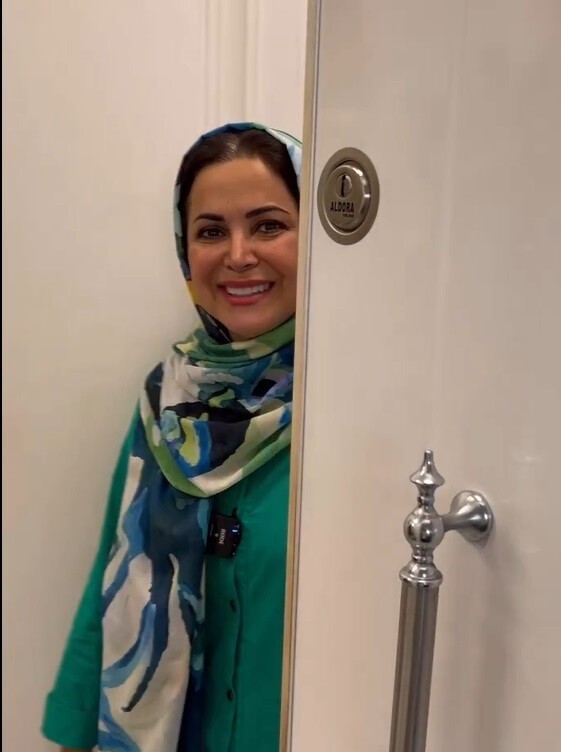 نگاهی به چیدمان منزل شاهانه و مجلل کمند امیر سلیمانی، بازیگر سریال «ناریا» / از مبلمان مدرن و فرش وینتج تا تابلوهای هنری و پردههای حریر 1 نگاهی به چیدمان منزل شاهانه و مجلل کمند امیر سلیمانی، بازیگر سریال «ناریا» / از مبلمان مدرن و فرش وینتج تا تابلوهای هنری و پردههای حریر - آموزش بافتنی و قلاب بافی در خانه | کسب درآمد با کار دستی