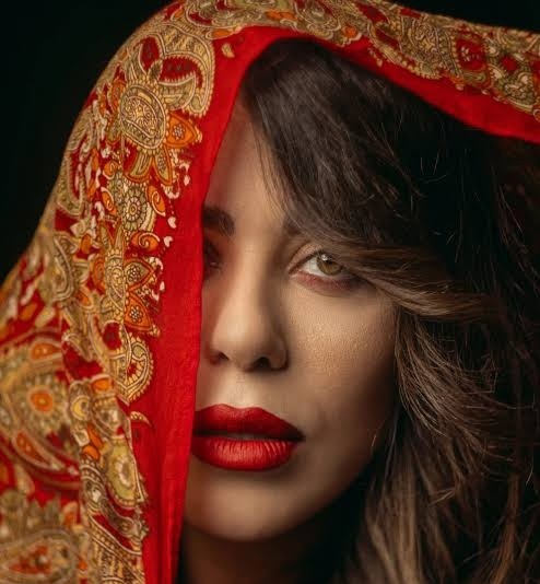 وقتی الهام اخوان برای 3 میلیون تومان بال‌بال می‌زد! افشاگری الهام اخوان از روزهای تلخ بی‌پولی / حتی پول نداشتم از خانه بیرون بروم! - آموزش بافتنی و قلاب بافی در خانه | کسب درآمد با کار دستی