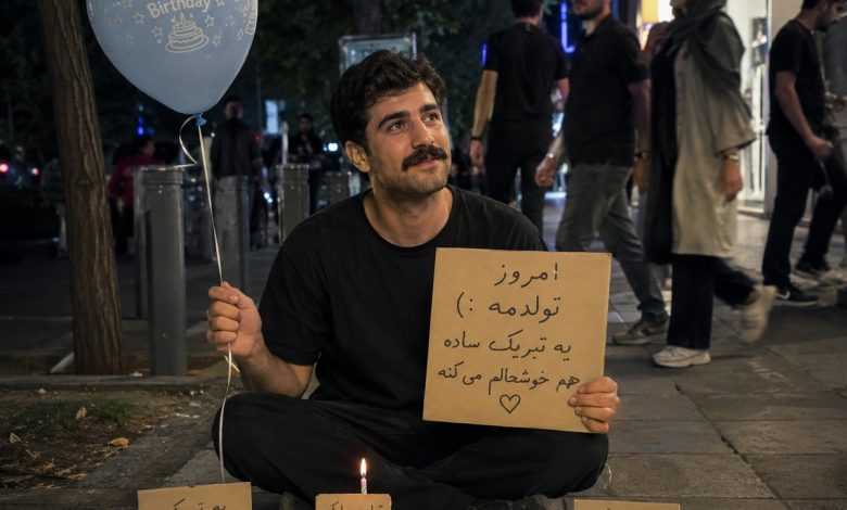 روش جالب و خنده‌دار جوان تهرانی برای گرفتن کادو از غریبه‌ها در روز تولدش!+عکس/ شگرد جالبیه از فردا همه دست به کار میشن🤣 - آموزش بافتنی و قلاب بافی در خانه | کسب درآمد با کار دستی