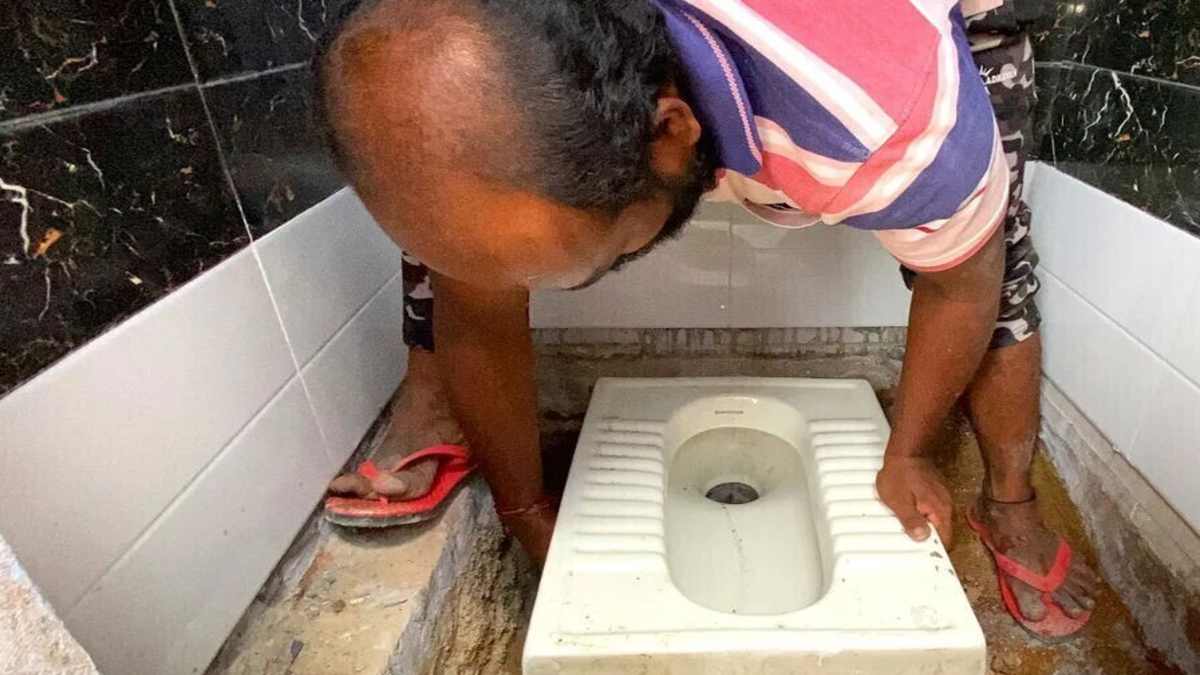 خلاقیت خنده‌دار پدر ایرانی؛ توالت خانه را به شهربازی تبدیل کرد! + عکس 😂