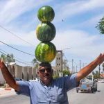 هندوانه‌فروش سمنانی با این ترفند عجیب مشتری جذب کرد؛ مغز نیست که معدن طلای خالصه! + عکس 😂