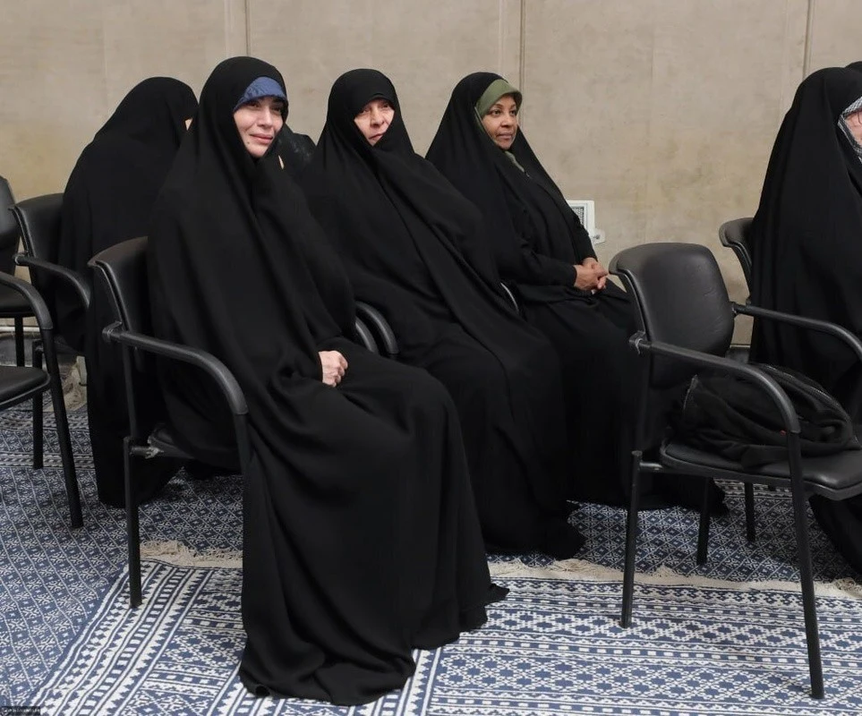 تغییر چهره الهام چرخنده با چادر، در بیت رهبری و در دیدار با رهبر معظم انقلاب 2032750 338