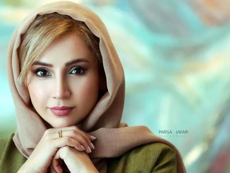 تصویر روز | تیپ بچگانه و عروسکی شبنم قلیخانی در تئاتر تیپ بچگانه و عروسکی شبنم قلی خانی در تئاتر