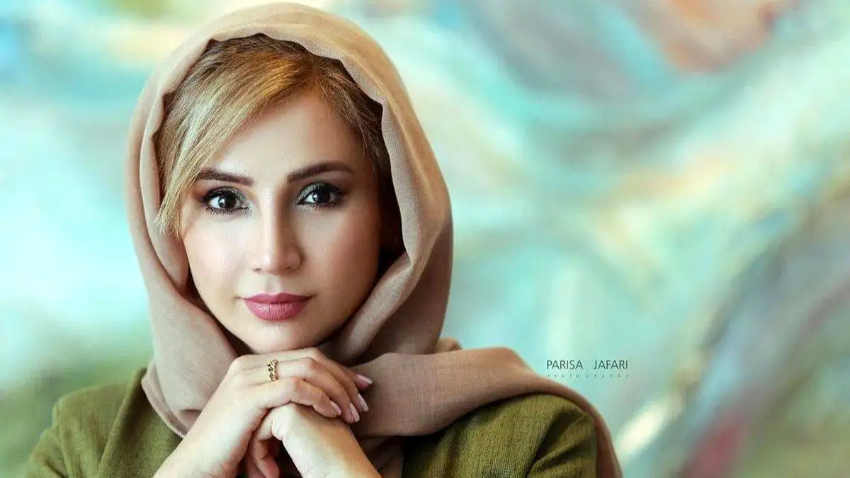 تصویر روز | تیپ بچگانه و عروسکی شبنم قلیخانی در تئاتر تیپ بچگانه و عروسکی شبنم قلی خانی در تئاتر