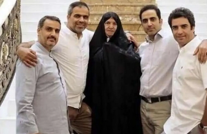 تصویر روز| عکس زیبای خانوادگی منوچهر هادی به مناسبت روز مادر 31b50768