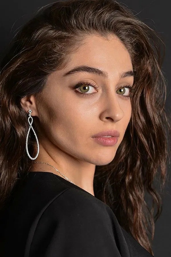 تصویر روز | عکسهای خصوصی و دیدنی جمره بایسال بازیگر ترک 34_11zon