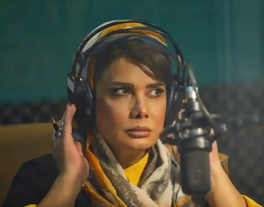 خبر روز| آلبوم عکس و بیوگرافی عاطفه رضوی با شوهر اول و دوم 3ce587fd