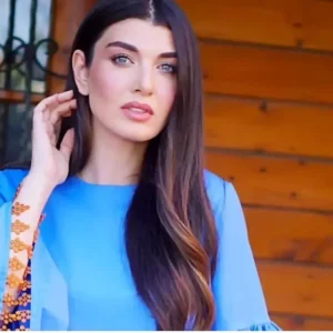 48878787 7512 b 1809 1 768x768 1