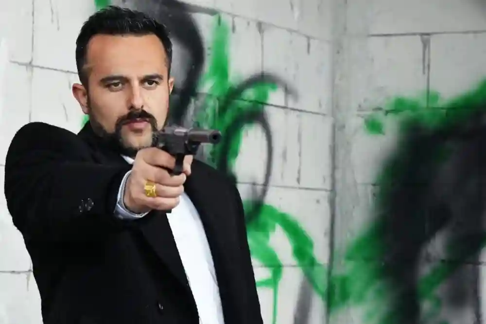 تصاویر | زندگی خصوصی سیدحسین موسوی، عکسهای شخصی و بیوگرافی 54 11zon 15