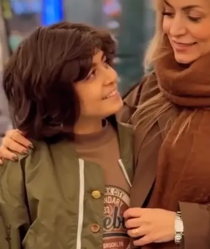 این مادر جوان و شیک پوش رایان سرلک چگونه همیشه در مرکز توجه است؟ 600dfdfc909a48cf85072501acf50077