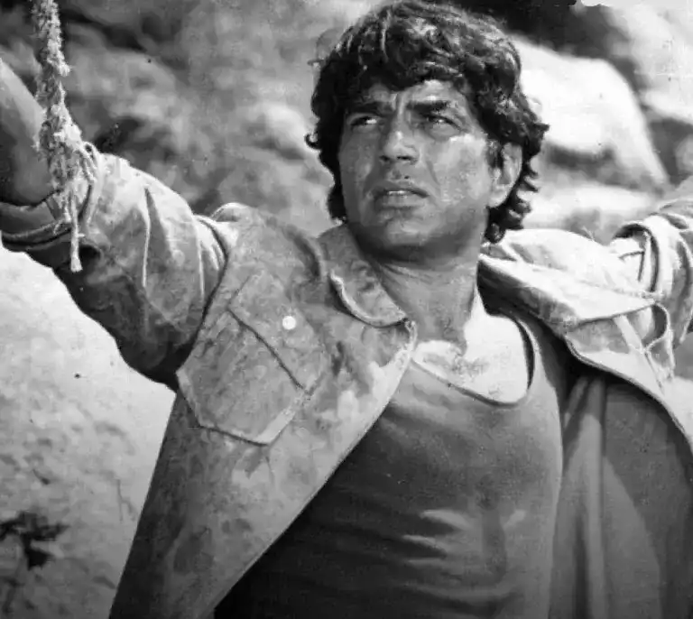 زندگی و بیوگرافی درمندرا «اَبرمرد» بالیوود و ستاره فیلم شعله 73 11zon 1 1