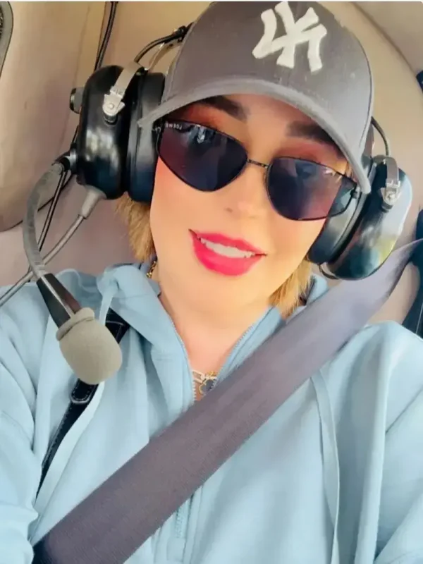 تصویر روز| عکس جدید سارا منجزیپور همسر محمد علیزاده در حال خلبانی 78 11zon 14