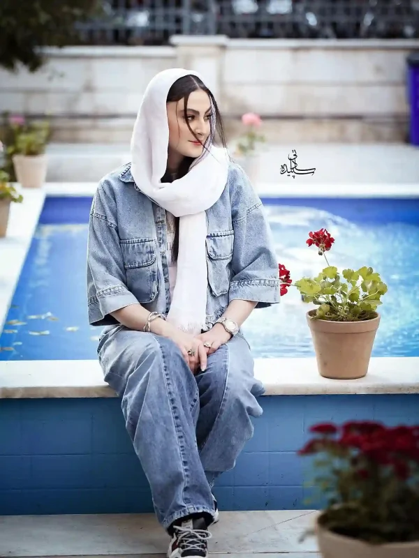 تصاویر متفاوت مریم مومن با پوشش جین در جشنواره هُمام 8 107