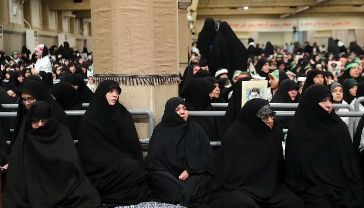 تغییر چهره الهام چرخنده با چادر، در بیت رهبری و در دیدار با رهبر معظم انقلاب 8035964 306