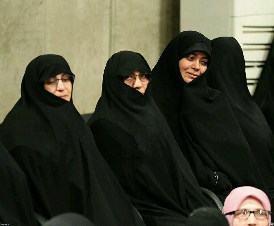 تغییر چهره الهام چرخنده با چادر، در بیت رهبری و در دیدار با رهبر معظم انقلاب 840896 458