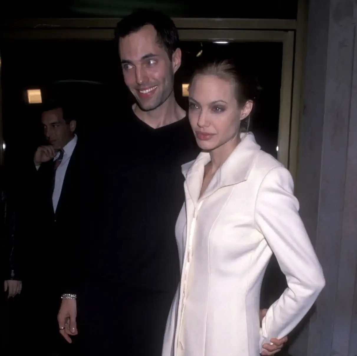 خبر روز | عکس آنجلینا جولی در 17 سالگی در کنار برادرش سال 1371 89 0 6890 78 9 edited