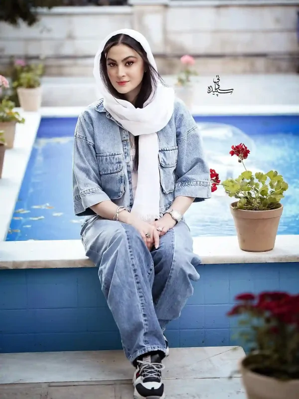 تصاویر متفاوت مریم مومن با پوشش جین در جشنواره هُمام 9 83