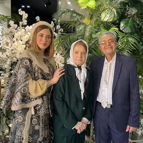 تصویر روز | ببینید پدر و مادر پولدار و لاکچری بهنوش طباطبایی 92eef965de4c4466adfa2bc72215dbcb 1