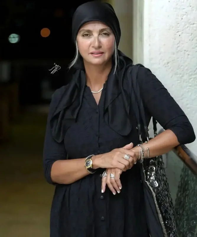 تصویر روز | استایل جذاب و مدرن رویا جاویدنیا در ۶۰ سالگی D8B1D988DB8CD8A7D8ACD8A7D988DB8CD8AFD986DB8CD8A7 4