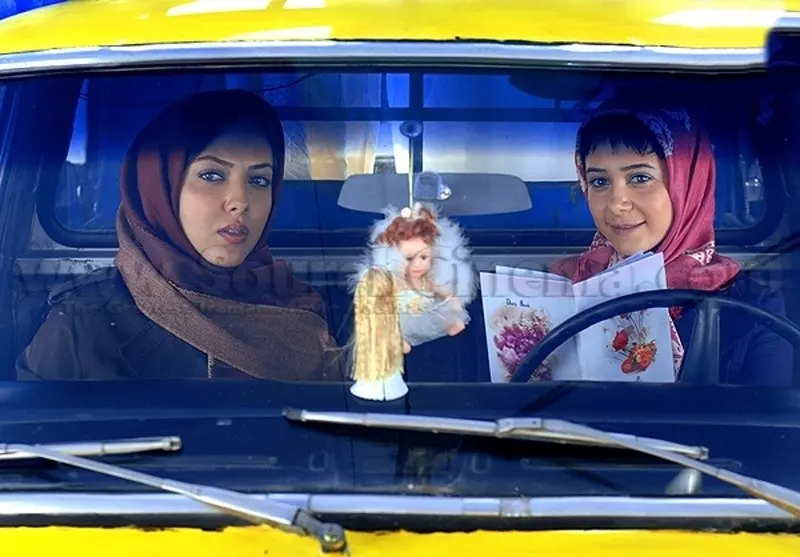 خبر روز | چهره قبل از عمل الناز حبیبی و لیلا اوتادی در سومین فیلمش FullImage 1