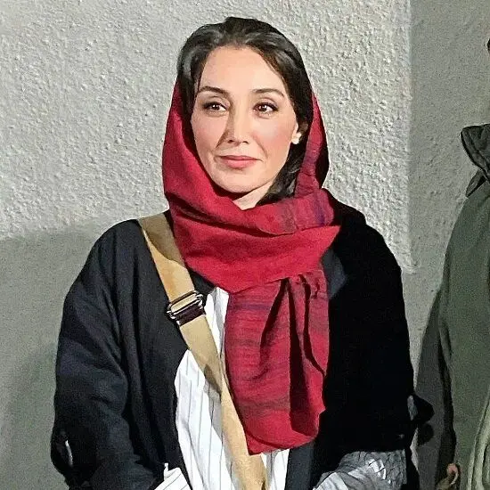 خبر روز | چهره دیدنی و جذاب بازیگران زن بدون عمل زیبایی در سینمای ایران HDHo1tA9FYAA