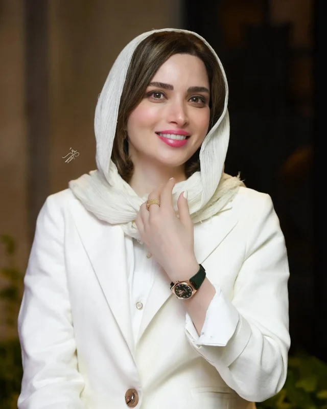 سکانس روز | جذابیت دیدنی بهنوش طباطبایی بازیگر سریال سووشون IMG 20241222 095531 005 1