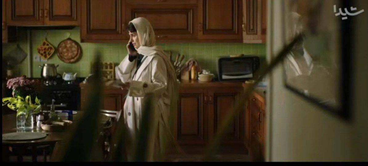 خبر روز | آشپزخانه چوبی و زیبا سریال آبان با بازی لاله مرزبان IMG 20250220 143144 157