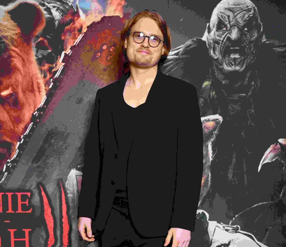 MV5BMDkyMGI5ZmQtY2UyOC00ZjM3LTgxOWUtN2EyM2ZlNjViN2EwXkEyXkFqcGc V1 scaled 1