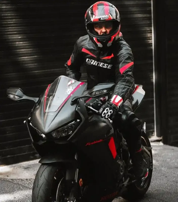 تصویر روز | عکس های دیدنی از تفریح لاکچری ارسلان قاسمی N08DURsbRdv5 2.webp 2