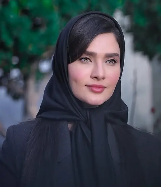 خبر روز | چهره زیبا و ساده ساناز سعیدی بازیگر سریال «فریبا» بدون آرایش 3 Screenshot 2025 05 03 000939 1