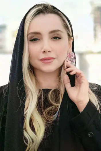 خبر روز | نازنین بیاتی و استایل فوق العاده قشنگ و جذاب اش Screenshot 2025 05 07 220541