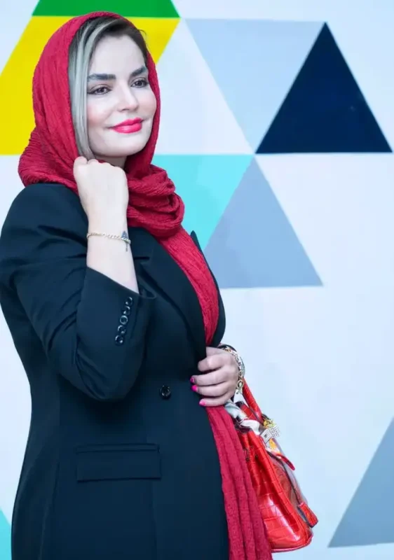 تصویر روز | سپیده خداوردی در پردیس سینمایی باغ کتاب؛ اکران خصوصی فیلم سینمایی زعفرانیه Screenshot 2025 07 22 081608