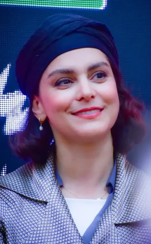 تصویر روز | چهره دیدنی غزل شاکری در کنار شهاب حسینی Screenshot 2025 07 22 083457